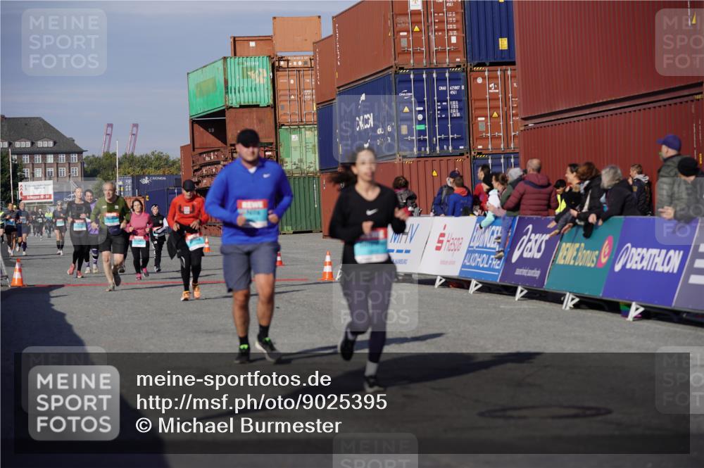 03.10.2025 - Köhlbrandbrückenlauf Michael Burmester http://msf.ph/oto/9025395 03.10.2025 10:28:21 Ziel 1579, 1713, 1910, 2409, 2869, 2870, 3013, 3054, 3161, 3360, 3611 meine-sportfotos.de