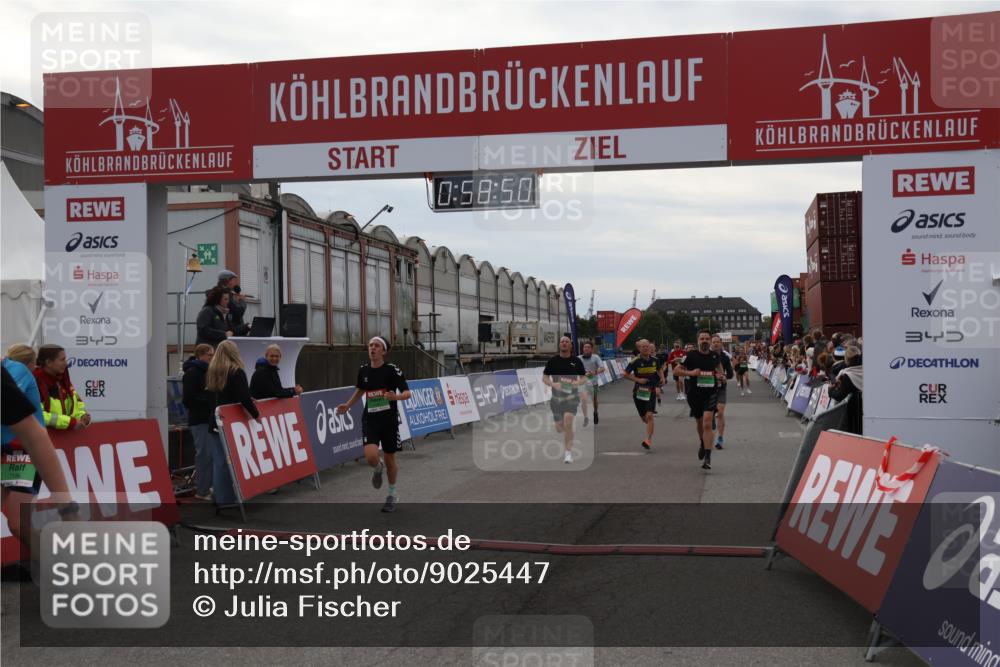 03.10.2025 - Köhlbrandbrückenlauf Julia Fischer http://msf.ph/oto/9025447 03.10.2025 15:58:50 Ziel 7017, 7081, 7101, 7117, 7120, 7176, 7182, 7244, 7737, 9086, 9186, 9187, 9512, 9582 meine-sportfotos.de