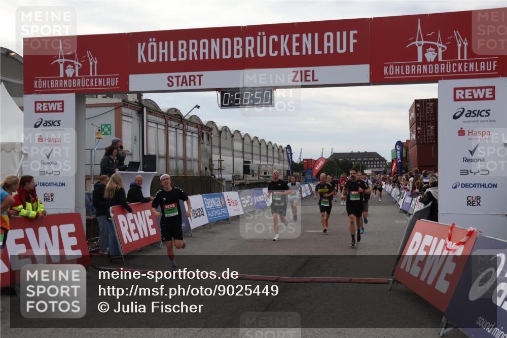 03.10.2025 - Köhlbrandbrückenlauf Julia Fischer http://msf.ph/oto/9025449 03.10.2025 15:58:50 Ziel 7017, 7081, 7101, 7117, 7120, 7176, 7182, 7244, 7737, 9086, 9186, 9187, 9512, 9582 meine-sportfotos.de