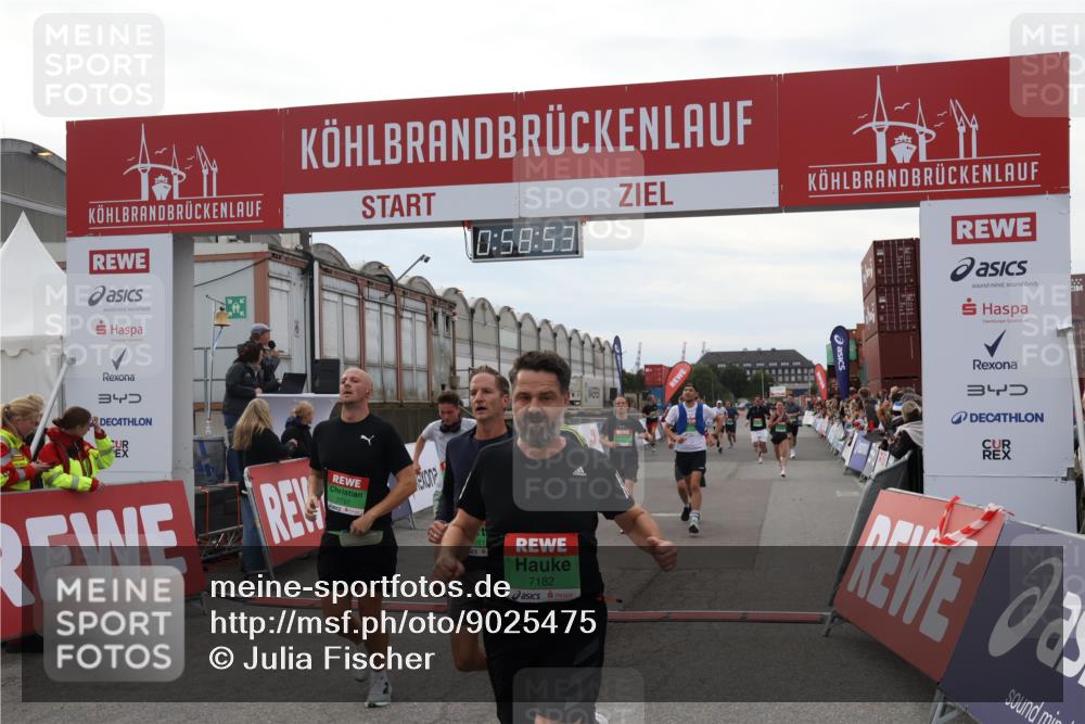 03.10.2025 - Köhlbrandbrückenlauf Julia Fischer http://msf.ph/oto/9025475 03.10.2025 15:58:53 Ziel 7017, 7081, 7101, 7117, 7120, 7176, 7182, 7238, 7244, 7256, 7356, 7737, 9086, 9186, 9187, 9197, 9512, 9582, 9750 meine-sportfotos.de