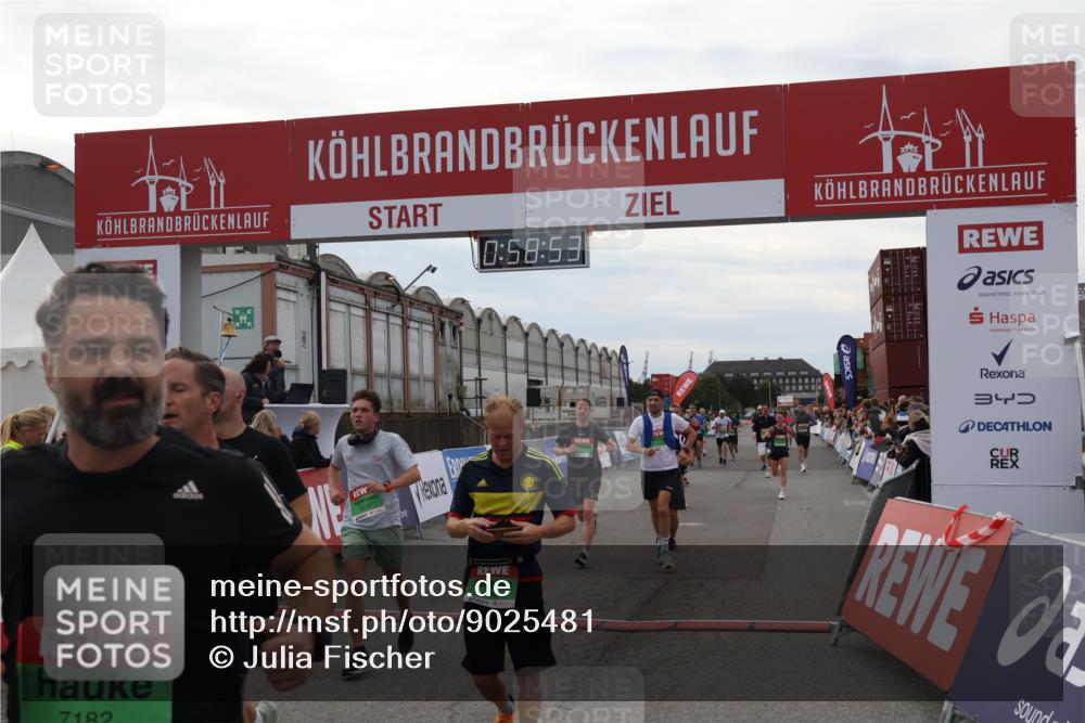 03.10.2025 - Köhlbrandbrückenlauf Julia Fischer http://msf.ph/oto/9025481 03.10.2025 15:58:53 Ziel 7017, 7081, 7101, 7117, 7120, 7176, 7182, 7238, 7244, 7256, 7356, 7737, 9086, 9186, 9187, 9197, 9512, 9582, 9750 meine-sportfotos.de