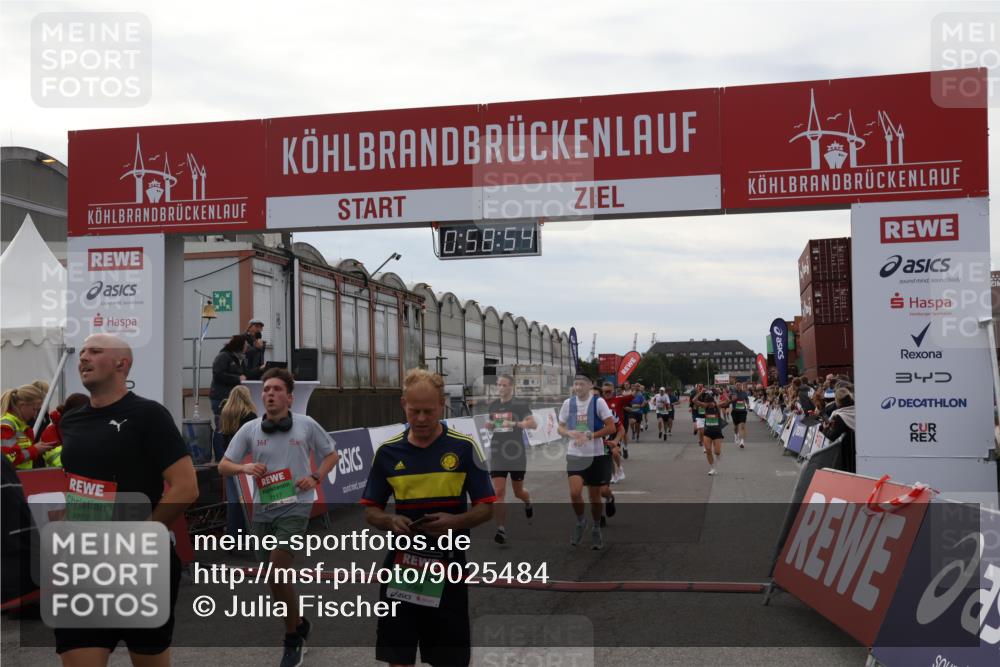03.10.2025 - Köhlbrandbrückenlauf Julia Fischer http://msf.ph/oto/9025484 03.10.2025 15:58:54 Ziel 7017, 7081, 7101, 7117, 7120, 7176, 7182, 7238, 7244, 7256, 7356, 7737, 9086, 9186, 9187, 9195, 9196, 9197, 9398, 9512, 9582, 9750 meine-sportfotos.de
