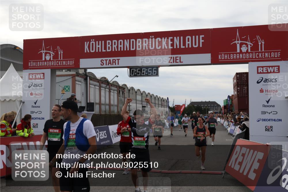 03.10.2025 - Köhlbrandbrückenlauf Julia Fischer http://msf.ph/oto/9025510 03.10.2025 15:58:56 Ziel 7017, 7081, 7086, 7101, 7117, 7120, 7176, 7182, 7238, 7244, 7256, 7356, 7737, 9086, 9186, 9187, 9195, 9196, 9197, 9398, 9512, 9582, 9750 meine-sportfotos.de