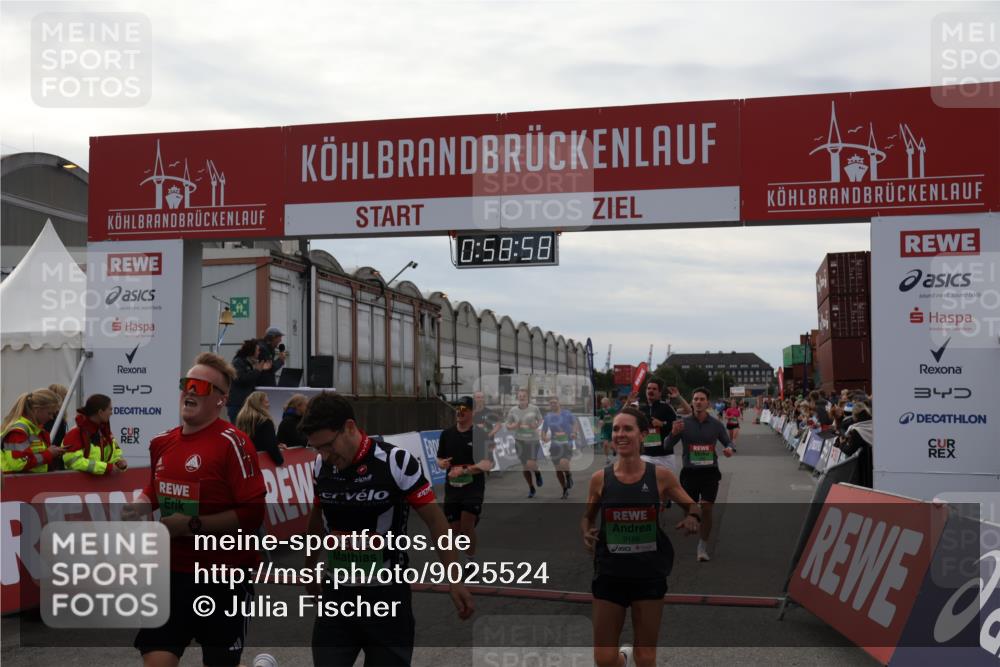 03.10.2025 - Köhlbrandbrückenlauf Julia Fischer http://msf.ph/oto/9025524 03.10.2025 15:58:58 Ziel 7081, 7086, 7101, 7109, 7117, 7120, 7182, 7238, 7244, 7256, 7356, 7737, 9086, 9186, 9187, 9195, 9196, 9197, 9370, 9398, 9512, 9750 meine-sportfotos.de
