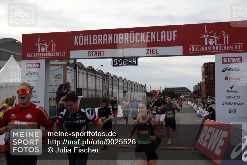03.10.2025 - Köhlbrandbrückenlauf Julia Fischer http://msf.ph/oto/9025526 03.10.2025 15:58:58 Ziel 7081, 7086, 7101, 7109, 7117, 7120, 7182, 7238, 7244, 7256, 7356, 7737, 9086, 9186, 9187, 9195, 9196, 9197, 9370, 9398, 9512, 9750 meine-sportfotos.de