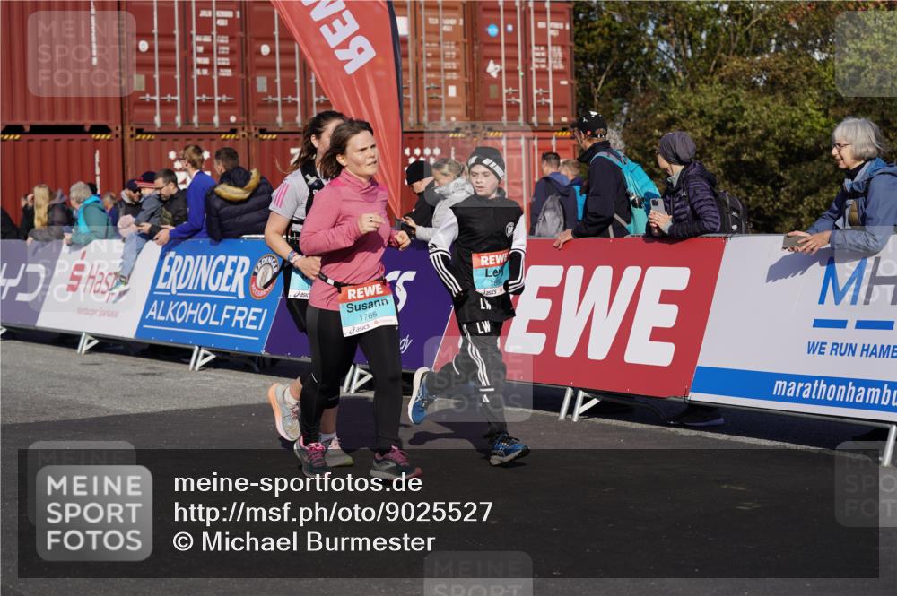 03.10.2025 - Köhlbrandbrückenlauf Michael Burmester http://msf.ph/oto/9025527 03.10.2025 10:28:33 Ziel 1713, 1748, 1765, 1863, 1896, 1897, 2090, 2216, 2339, 3013, 3483 meine-sportfotos.de