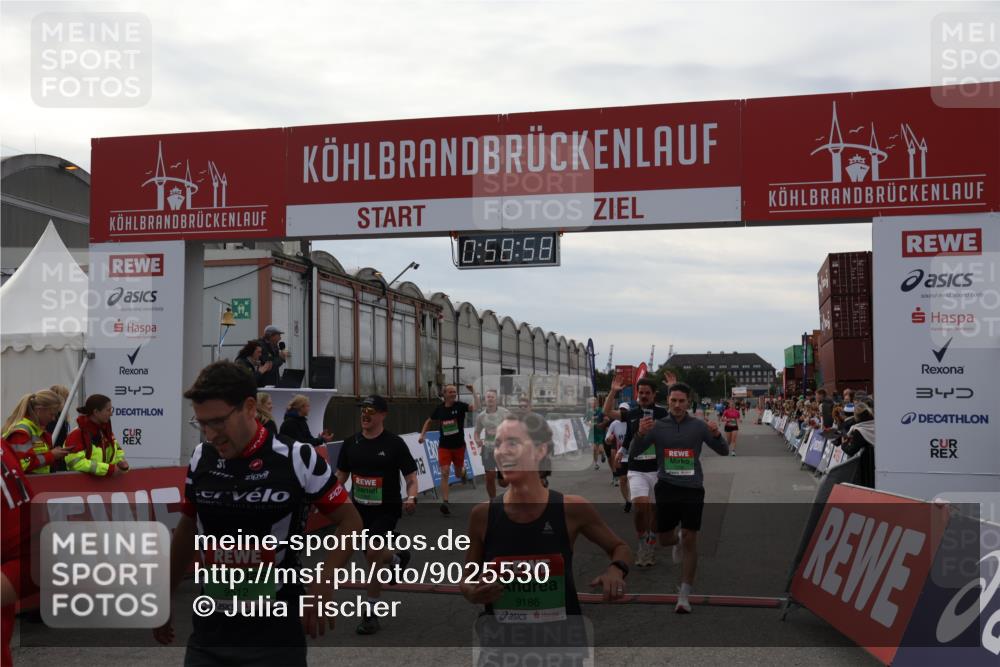 03.10.2025 - Köhlbrandbrückenlauf Julia Fischer http://msf.ph/oto/9025530 03.10.2025 15:58:58 Ziel 7081, 7086, 7101, 7109, 7117, 7120, 7182, 7238, 7244, 7256, 7356, 7737, 9086, 9186, 9187, 9195, 9196, 9197, 9370, 9398, 9512, 9750 meine-sportfotos.de