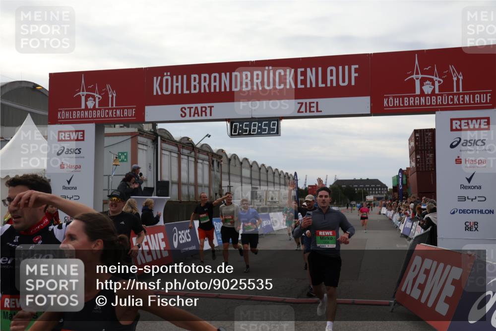 03.10.2025 - Köhlbrandbrückenlauf Julia Fischer http://msf.ph/oto/9025535 03.10.2025 15:58:59 Ziel 7081, 7086, 7101, 7109, 7117, 7120, 7182, 7238, 7244, 7256, 7356, 7737, 9086, 9186, 9187, 9195, 9196, 9197, 9370, 9398, 9512, 9750 meine-sportfotos.de
