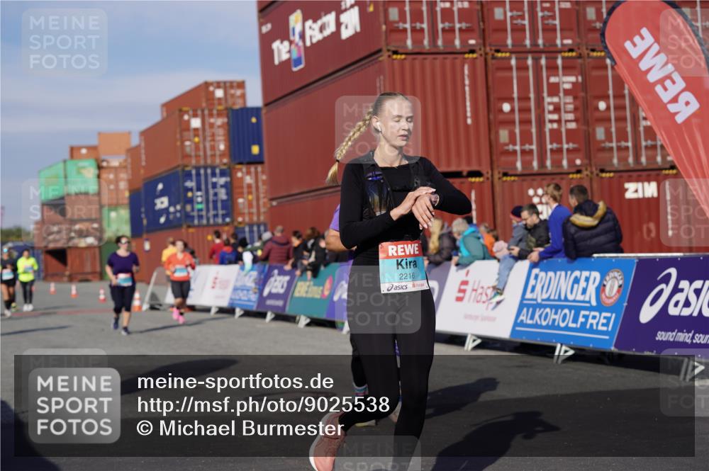 03.10.2025 - Köhlbrandbrückenlauf Michael Burmester http://msf.ph/oto/9025538 03.10.2025 10:28:34 Ziel 1394, 1577, 1748, 1765, 1863, 1896, 1897, 2090, 2216, 2339, 3483 meine-sportfotos.de