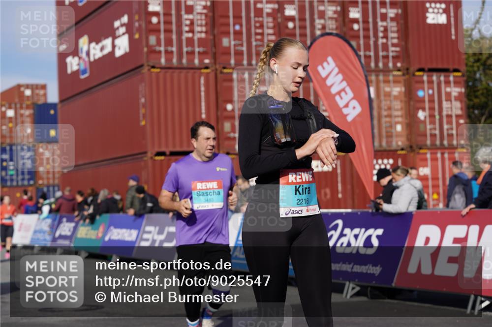 03.10.2025 - Köhlbrandbrückenlauf Michael Burmester http://msf.ph/oto/9025547 03.10.2025 10:28:34 Ziel 1394, 1577, 1748, 1765, 1863, 1896, 1897, 2090, 2216, 2339, 3483 meine-sportfotos.de