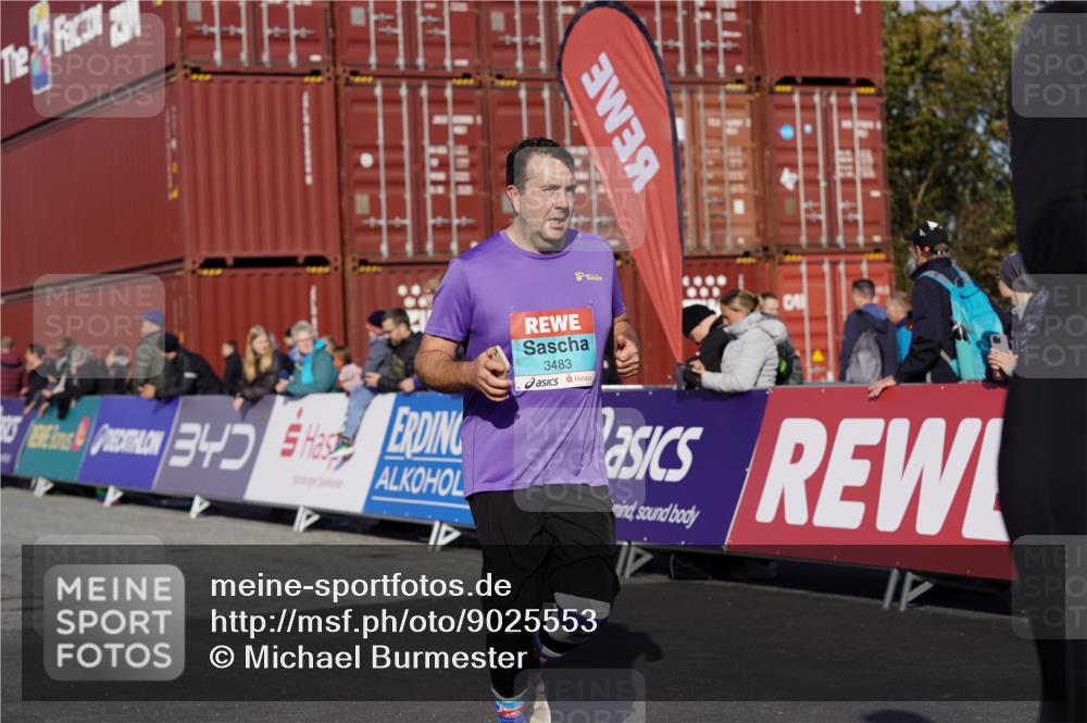 03.10.2025 - Köhlbrandbrückenlauf Michael Burmester http://msf.ph/oto/9025553 03.10.2025 10:28:35 Ziel 1394, 1577, 1748, 1765, 1863, 1896, 1897, 2090, 2216, 2339, 2493, 3483 meine-sportfotos.de