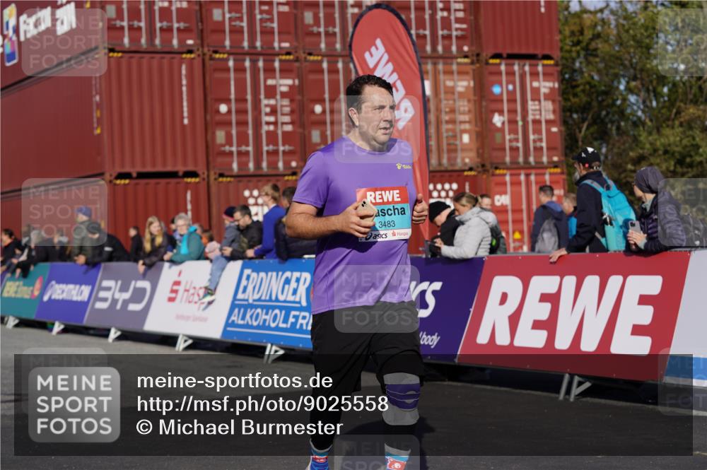 03.10.2025 - Köhlbrandbrückenlauf Michael Burmester http://msf.ph/oto/9025558 03.10.2025 10:28:35 Ziel 1394, 1577, 1748, 1765, 1863, 1896, 1897, 2090, 2216, 2339, 2493, 3483 meine-sportfotos.de