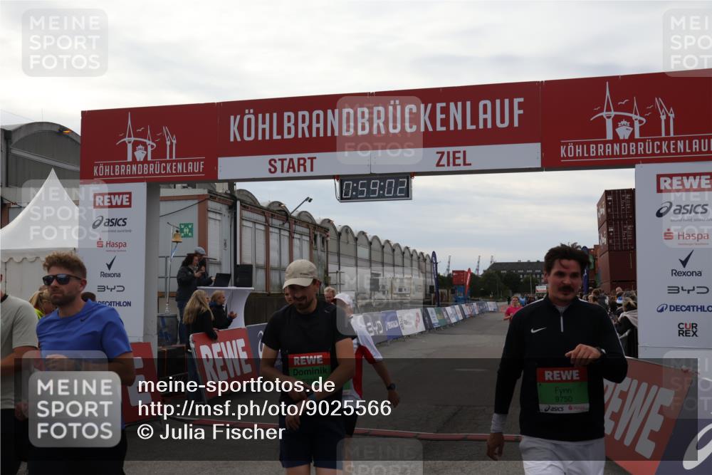 03.10.2025 - Köhlbrandbrückenlauf Julia Fischer http://msf.ph/oto/9025566 03.10.2025 15:59:02 Ziel 7086, 7101, 7109, 7117, 7120, 7238, 7244, 7256, 7356, 9086, 9186, 9195, 9196, 9197, 9370, 9398, 9512, 9750 meine-sportfotos.de