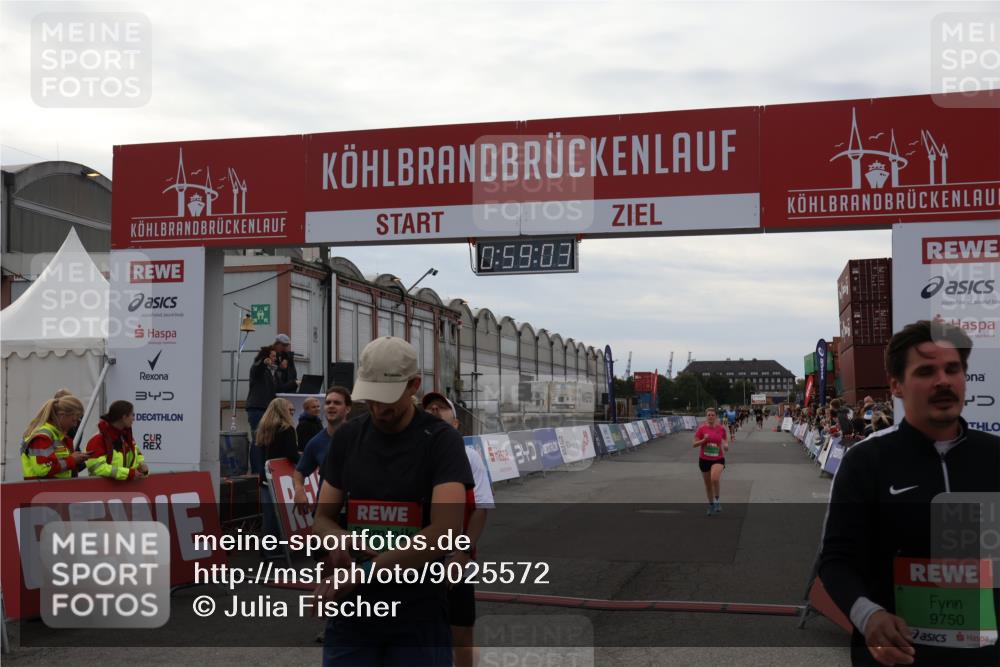 03.10.2025 - Köhlbrandbrückenlauf Julia Fischer http://msf.ph/oto/9025572 03.10.2025 15:59:03 Ziel 7086, 7101, 7109, 7120, 7238, 7244, 7256, 7356, 9186, 9195, 9196, 9197, 9370, 9398, 9512, 9750 meine-sportfotos.de