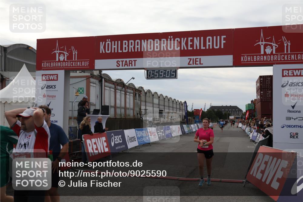 03.10.2025 - Köhlbrandbrückenlauf Julia Fischer http://msf.ph/oto/9025590 03.10.2025 15:59:05 Ziel 7086, 7109, 7120, 7238, 7256, 7356, 9186, 9195, 9196, 9197, 9370, 9398, 9750 meine-sportfotos.de