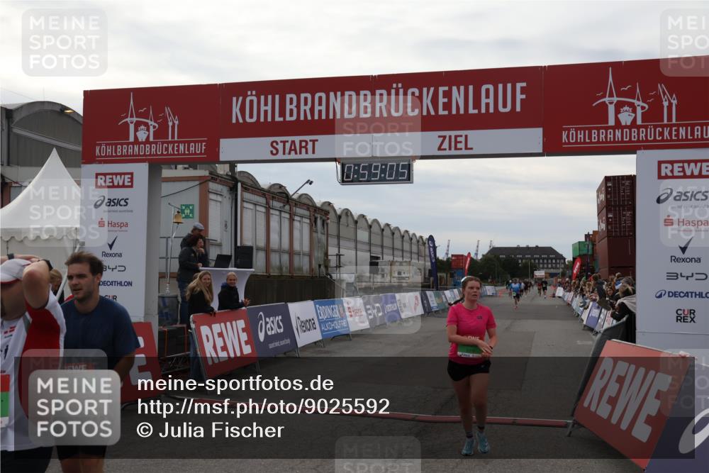 03.10.2025 - Köhlbrandbrückenlauf Julia Fischer http://msf.ph/oto/9025592 03.10.2025 15:59:05 Ziel 7086, 7109, 7120, 7238, 7256, 7356, 9186, 9195, 9196, 9197, 9370, 9398, 9750 meine-sportfotos.de