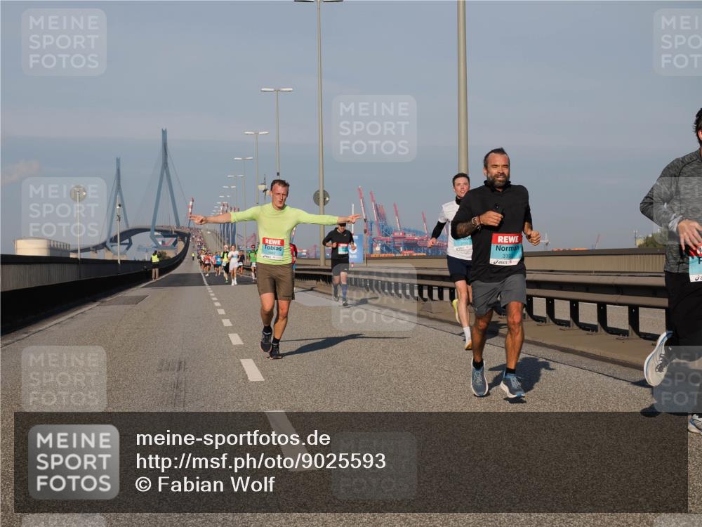03.10.2025 - Köhlbrandbrückenlauf Fabian Wolf http://msf.ph/oto/9025593 03.10.2025 09:41:51 Position 3 6, 3193 meine-sportfotos.de