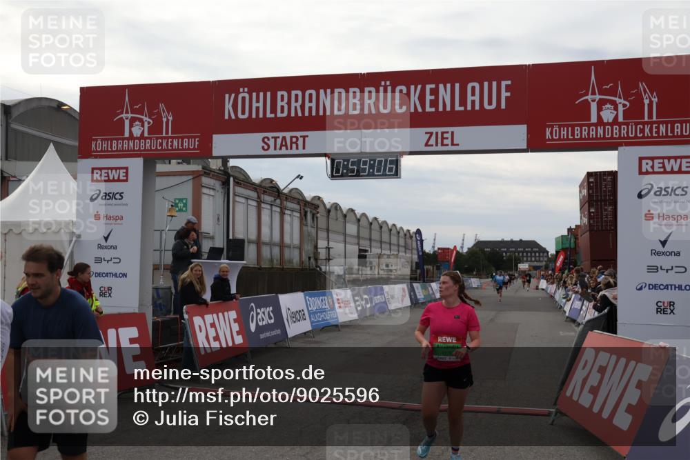 03.10.2025 - Köhlbrandbrückenlauf Julia Fischer http://msf.ph/oto/9025596 03.10.2025 15:59:06 Ziel 7086, 7109, 7120, 7238, 7256, 7356, 9186, 9195, 9196, 9197, 9370, 9398, 9750 meine-sportfotos.de