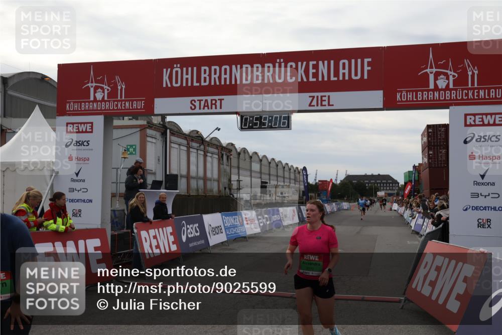03.10.2025 - Köhlbrandbrückenlauf Julia Fischer http://msf.ph/oto/9025599 03.10.2025 15:59:06 Ziel 7086, 7109, 7120, 7238, 7256, 7356, 9186, 9195, 9196, 9197, 9370, 9398, 9750 meine-sportfotos.de