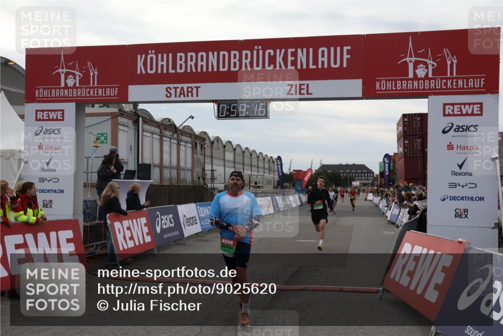 03.10.2025 - Köhlbrandbrückenlauf Julia Fischer http://msf.ph/oto/9025620 03.10.2025 15:59:16 Ziel 7262, 7496, 8780, 9118, 9521 meine-sportfotos.de