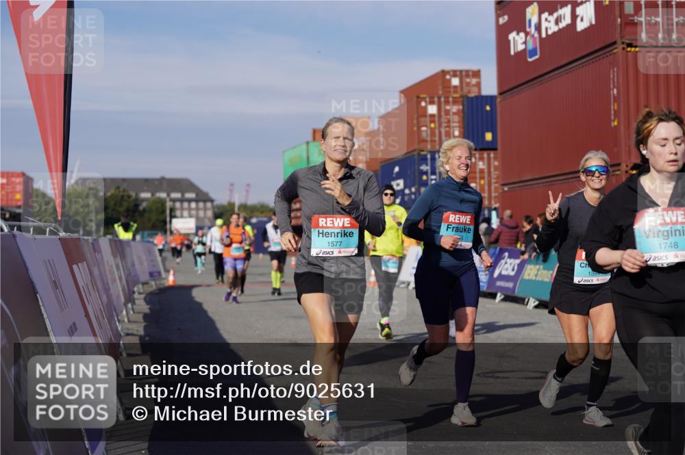 03.10.2025 - Köhlbrandbrückenlauf Michael Burmester http://msf.ph/oto/9025631 03.10.2025 10:28:44 Ziel 1348, 1394, 1454, 1577, 1748, 1863, 2493, 3292, 3293, 3612 meine-sportfotos.de