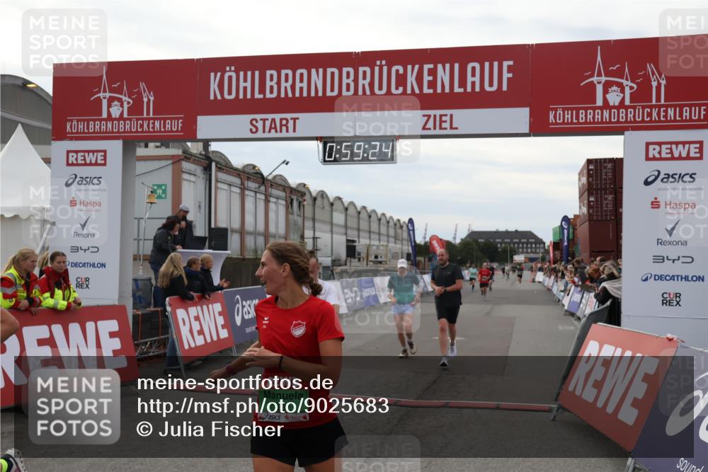 03.10.2025 - Köhlbrandbrückenlauf Julia Fischer http://msf.ph/oto/9025683 03.10.2025 15:59:24 Ziel 7262, 7496, 8780, 9118, 9126, 9238, 9521, 9577 meine-sportfotos.de