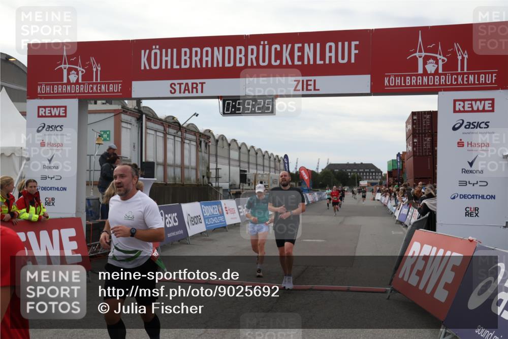 03.10.2025 - Köhlbrandbrückenlauf Julia Fischer http://msf.ph/oto/9025692 03.10.2025 15:59:25 Ziel 7089, 7262, 7496, 8780, 9118, 9126, 9238, 9521, 9577 meine-sportfotos.de