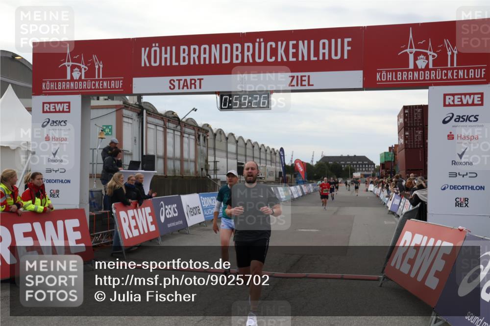 03.10.2025 - Köhlbrandbrückenlauf Julia Fischer http://msf.ph/oto/9025702 03.10.2025 15:59:26 Ziel 7089, 7262, 7496, 8780, 9126, 9238, 9521, 9577 meine-sportfotos.de