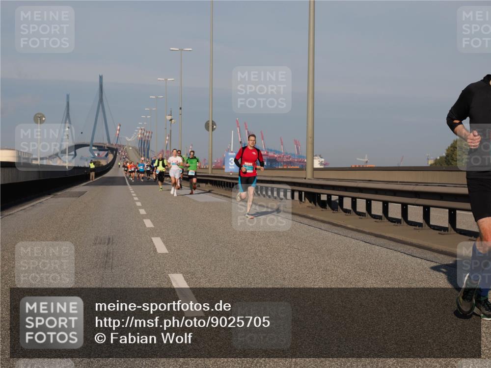 03.10.2025 - Köhlbrandbrückenlauf Fabian Wolf http://msf.ph/oto/9025705 03.10.2025 09:41:58 Position 3 3 meine-sportfotos.de
