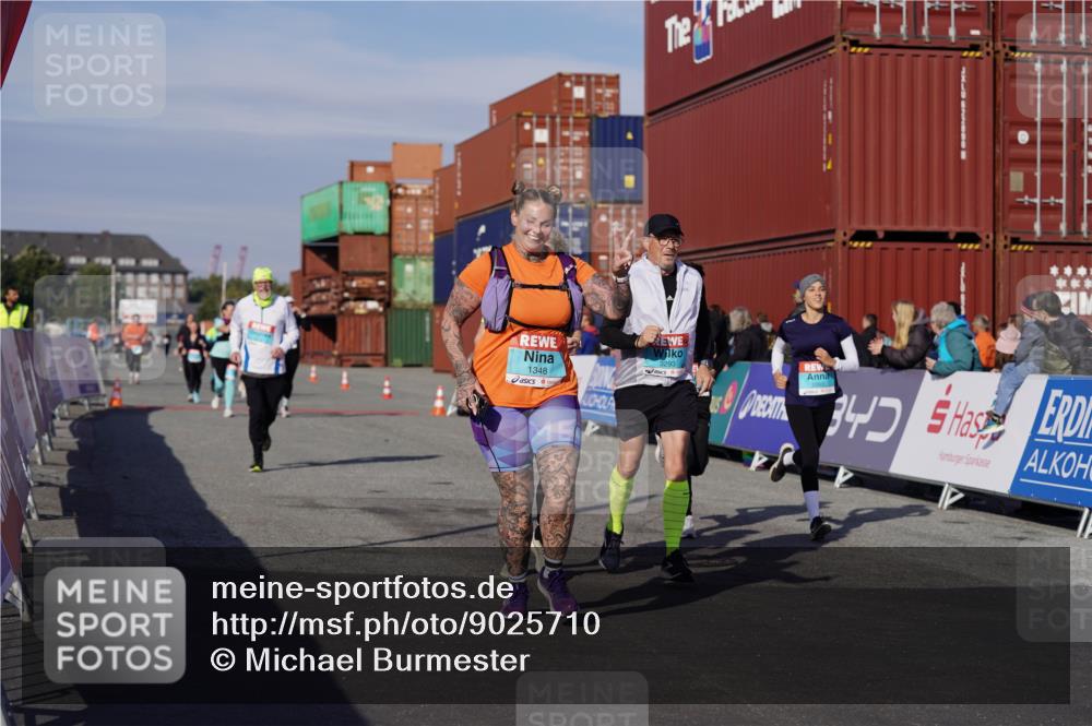 03.10.2025 - Köhlbrandbrückenlauf Michael Burmester http://msf.ph/oto/9025710 03.10.2025 10:28:50 Ziel 1348, 2263, 2264, 2492, 3292, 3293 meine-sportfotos.de