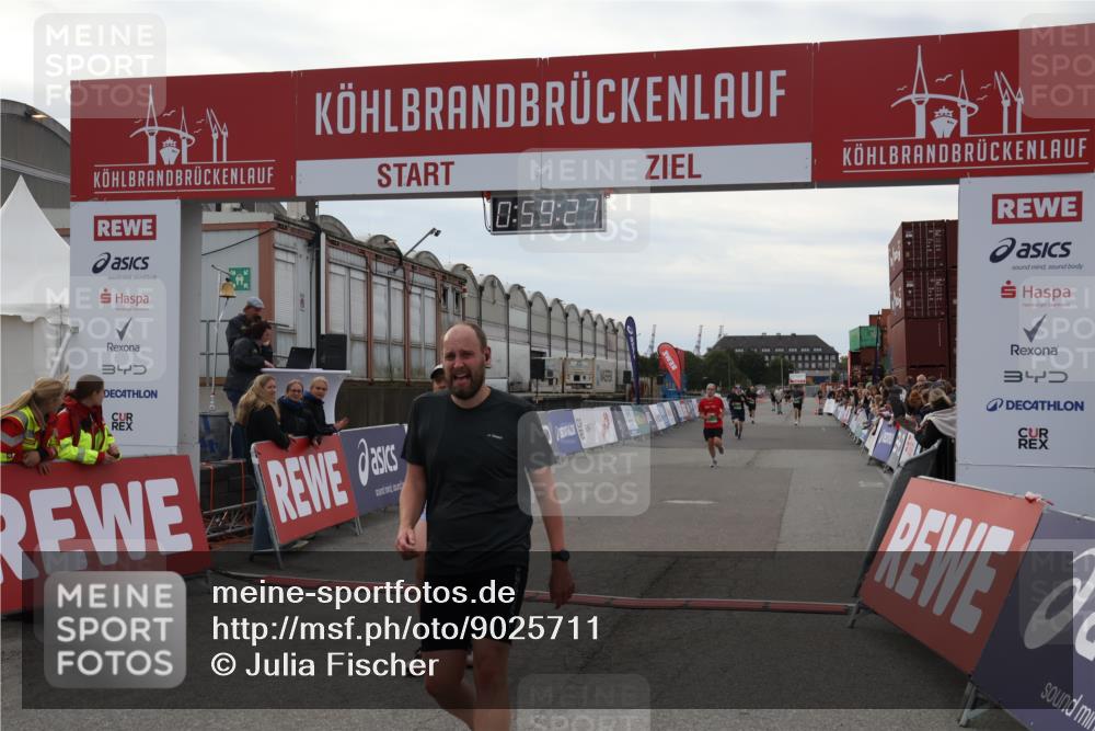 03.10.2025 - Köhlbrandbrückenlauf Julia Fischer http://msf.ph/oto/9025711 03.10.2025 15:59:27 Ziel 7083, 7089, 7262, 7496, 8780, 9126, 9238, 9521, 9577 meine-sportfotos.de