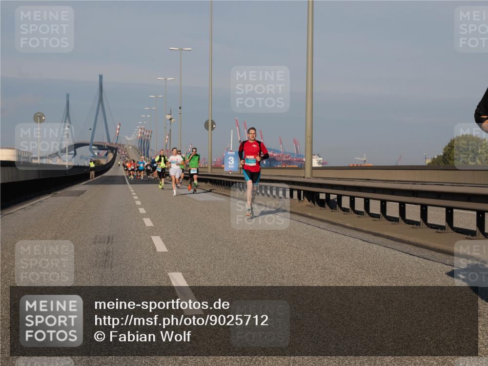 03.10.2025 - Köhlbrandbrückenlauf Fabian Wolf http://msf.ph/oto/9025712 03.10.2025 09:41:58 Position 3 3 meine-sportfotos.de