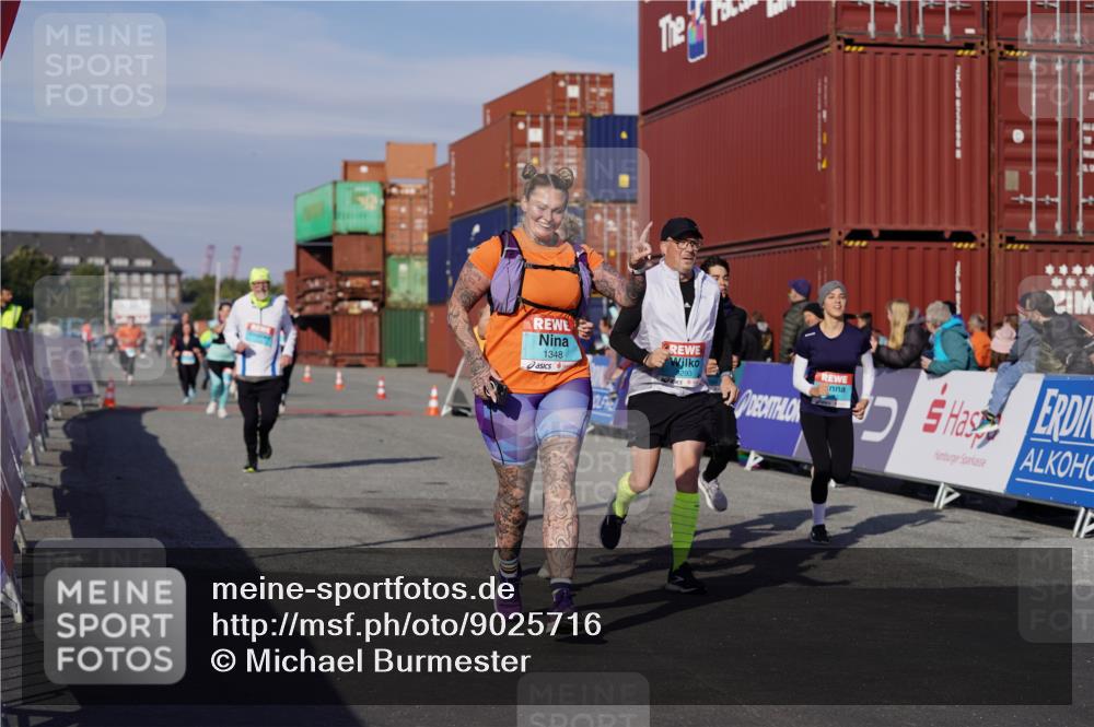 03.10.2025 - Köhlbrandbrückenlauf Michael Burmester http://msf.ph/oto/9025716 03.10.2025 10:28:51 Ziel 1348, 2177, 2263, 2264, 2492, 2922, 3292, 3293 meine-sportfotos.de