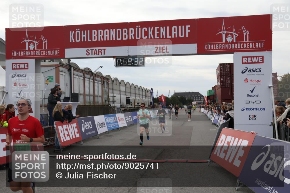03.10.2025 - Köhlbrandbrückenlauf Julia Fischer http://msf.ph/oto/9025741 03.10.2025 15:59:33 Ziel 7059, 7083, 7089, 7187, 9126, 9238, 9577 meine-sportfotos.de