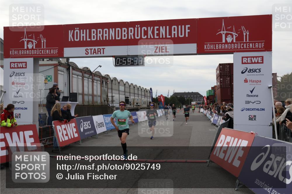 03.10.2025 - Köhlbrandbrückenlauf Julia Fischer http://msf.ph/oto/9025749 03.10.2025 15:59:34 Ziel 7025, 7048, 7059, 7083, 7089, 7187, 9238, 9577 meine-sportfotos.de