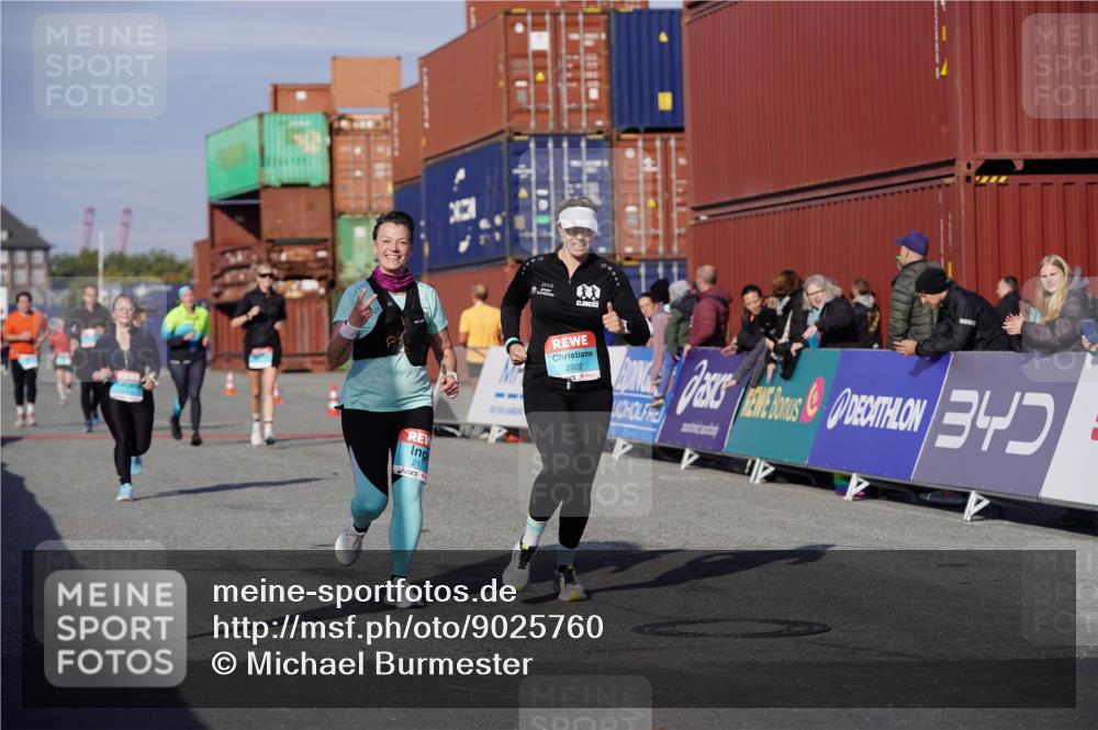 03.10.2025 - Köhlbrandbrückenlauf Michael Burmester http://msf.ph/oto/9025760 03.10.2025 10:28:56 Ziel 2177, 2263, 2264, 2375, 2492, 2845, 2922 meine-sportfotos.de
