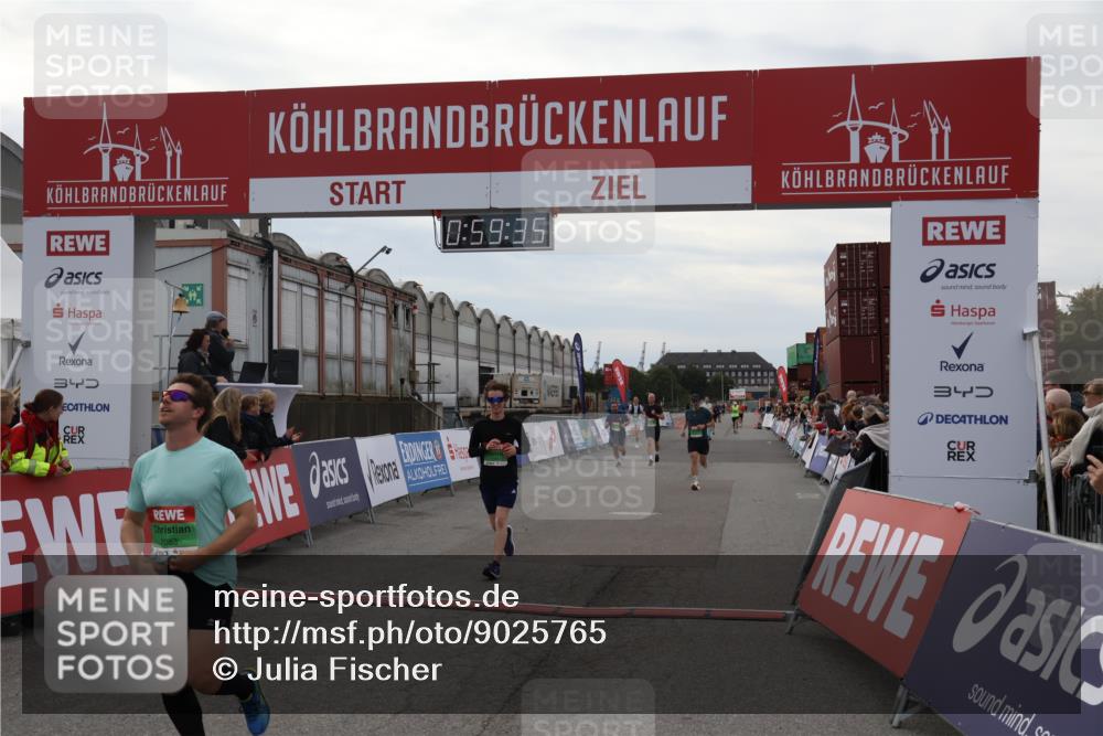 03.10.2025 - Köhlbrandbrückenlauf Julia Fischer http://msf.ph/oto/9025765 03.10.2025 15:59:35 Ziel 7025, 7048, 7059, 7083, 7089, 7187, 9238, 9577 meine-sportfotos.de