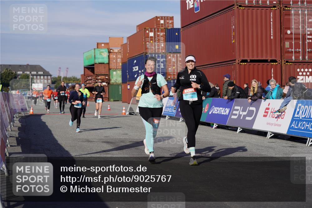 03.10.2025 - Köhlbrandbrückenlauf Michael Burmester http://msf.ph/oto/9025767 03.10.2025 10:28:57 Ziel 2035, 2177, 2263, 2264, 2375, 2492, 2845, 2922 meine-sportfotos.de