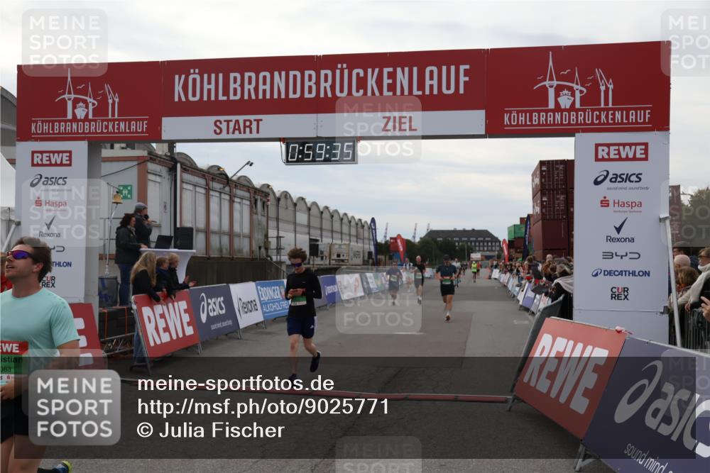 03.10.2025 - Köhlbrandbrückenlauf Julia Fischer http://msf.ph/oto/9025771 03.10.2025 15:59:35 Ziel 7025, 7048, 7059, 7083, 7089, 7187, 9238, 9577 meine-sportfotos.de