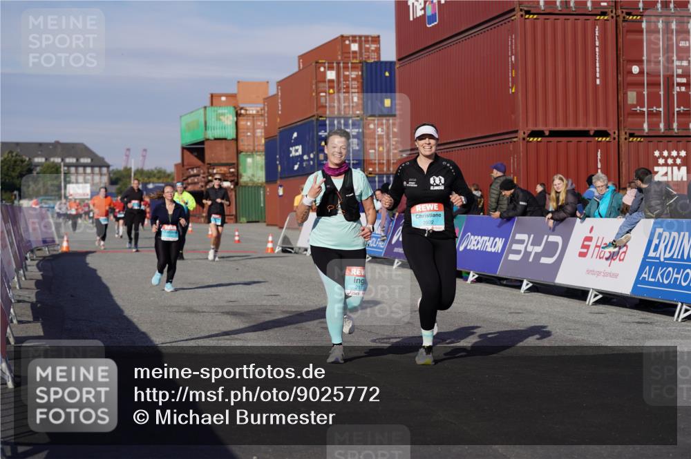 03.10.2025 - Köhlbrandbrückenlauf Michael Burmester http://msf.ph/oto/9025772 03.10.2025 10:28:57 Ziel 2035, 2177, 2263, 2264, 2375, 2492, 2845, 2922 meine-sportfotos.de