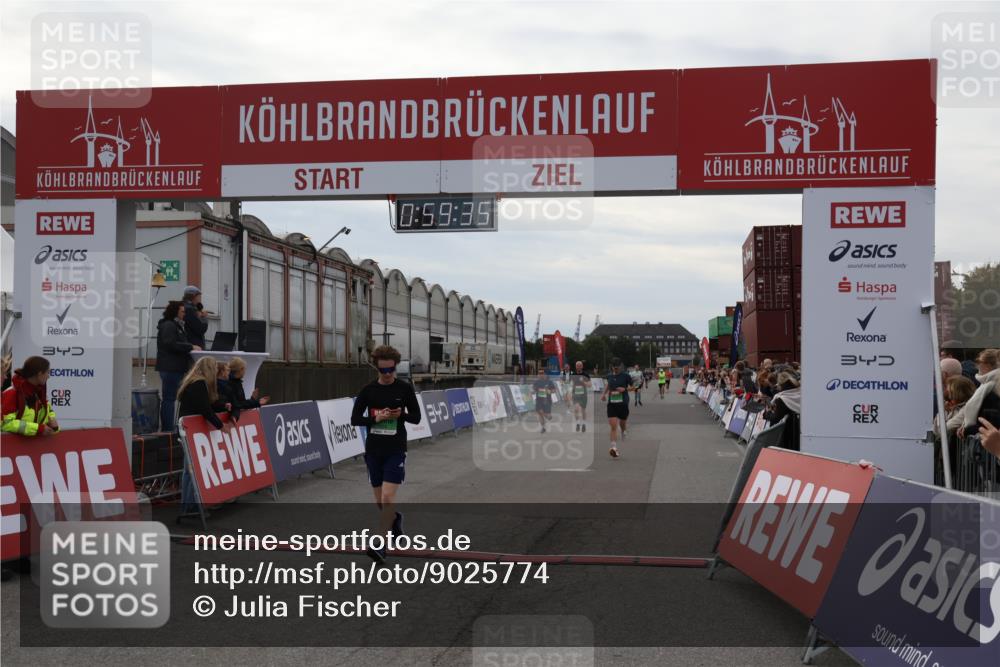 03.10.2025 - Köhlbrandbrückenlauf Julia Fischer http://msf.ph/oto/9025774 03.10.2025 15:59:36 Ziel 7025, 7048, 7059, 7083, 7089, 7187 meine-sportfotos.de