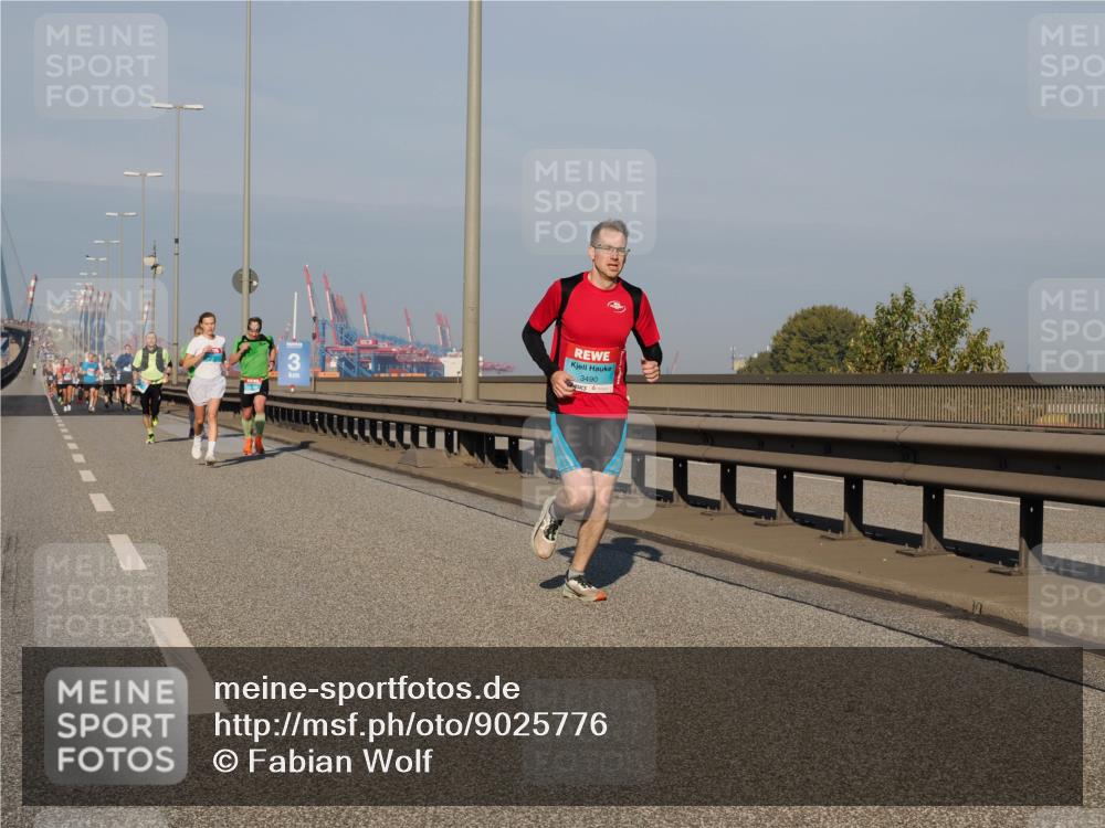 03.10.2025 - Köhlbrandbrückenlauf Fabian Wolf http://msf.ph/oto/9025776 03.10.2025 09:42:01 Position 3 3490 meine-sportfotos.de