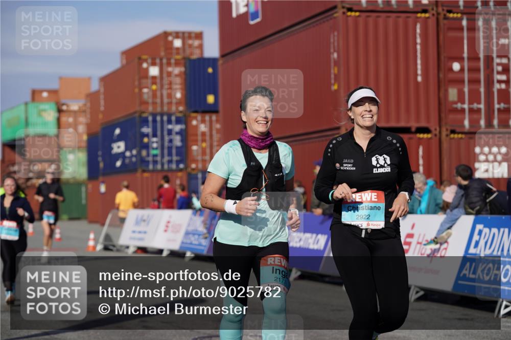03.10.2025 - Köhlbrandbrückenlauf Michael Burmester http://msf.ph/oto/9025782 03.10.2025 10:28:58 Ziel 2035, 2177, 2263, 2264, 2375, 2492, 2845, 2922 meine-sportfotos.de