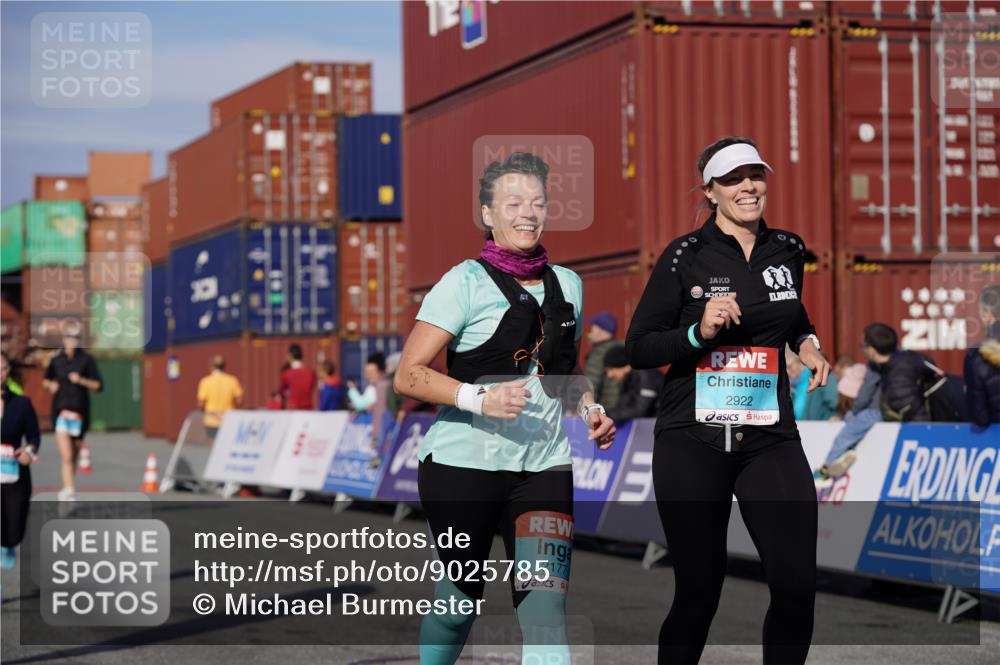 03.10.2025 - Köhlbrandbrückenlauf Michael Burmester http://msf.ph/oto/9025785 03.10.2025 10:28:58 Ziel 2035, 2177, 2263, 2264, 2375, 2492, 2845, 2922 meine-sportfotos.de