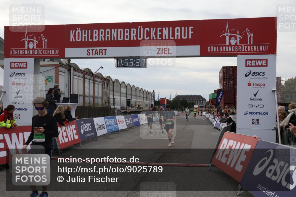 03.10.2025 - Köhlbrandbrückenlauf Julia Fischer http://msf.ph/oto/9025789 03.10.2025 15:59:37 Ziel 7025, 7048, 7059, 7083, 7089, 7187, 7193 meine-sportfotos.de