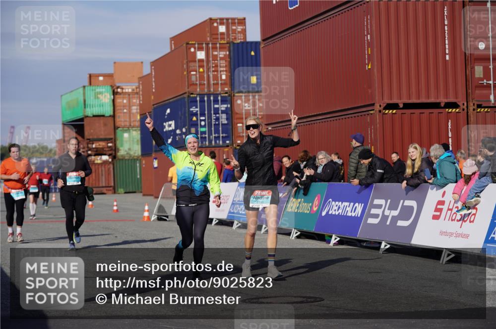 03.10.2025 - Köhlbrandbrückenlauf Michael Burmester http://msf.ph/oto/9025823 03.10.2025 10:29:03 Ziel 1942, 2035, 2163, 2177, 2375, 2845, 2922 meine-sportfotos.de
