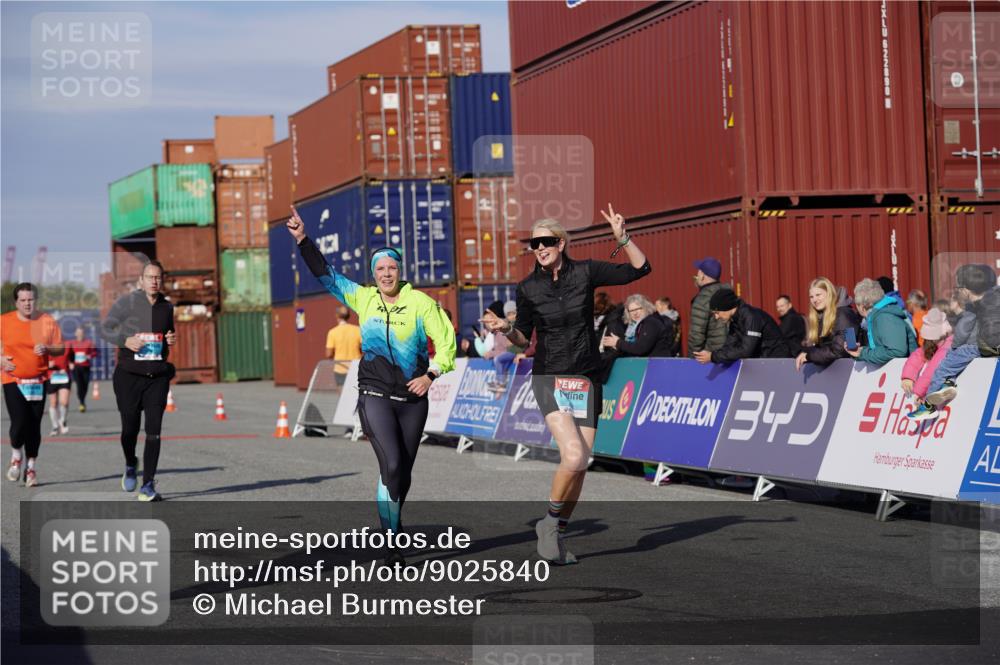 03.10.2025 - Köhlbrandbrückenlauf Michael Burmester http://msf.ph/oto/9025840 03.10.2025 10:29:03 Ziel 1942, 2035, 2163, 2177, 2375, 2845, 2922 meine-sportfotos.de