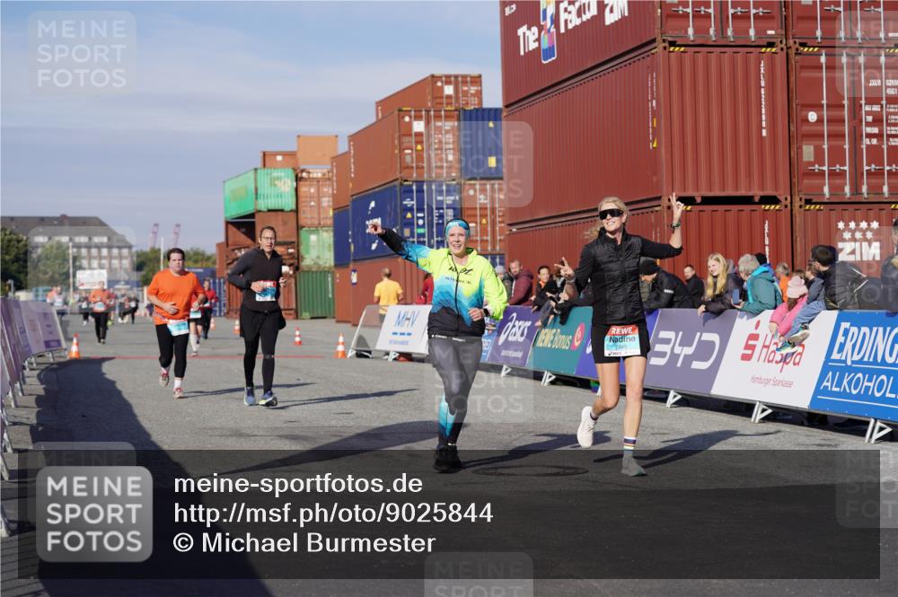 03.10.2025 - Köhlbrandbrückenlauf Michael Burmester http://msf.ph/oto/9025844 03.10.2025 10:29:04 Ziel 1942, 2035, 2163, 2375, 2845 meine-sportfotos.de