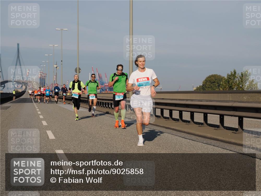 03.10.2025 - Köhlbrandbrückenlauf Fabian Wolf http://msf.ph/oto/9025858 03.10.2025 09:42:06 Position 3 2703, 3715 meine-sportfotos.de
