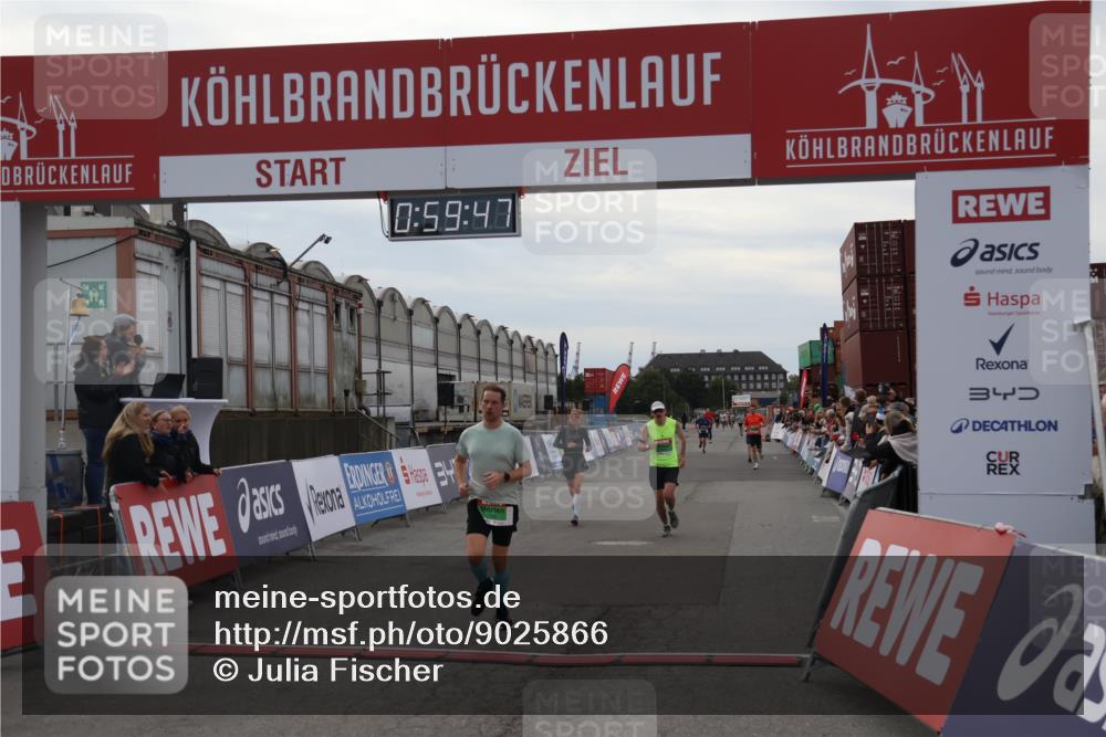 03.10.2025 - Köhlbrandbrückenlauf Julia Fischer http://msf.ph/oto/9025866 03.10.2025 15:59:47 Ziel 7025, 7048, 7187, 7193, 7225, 7450, 9101, 9113 meine-sportfotos.de